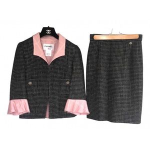 ✨HP✨CHANEL 12S Metallic Black Pink Tweed Skirt Set